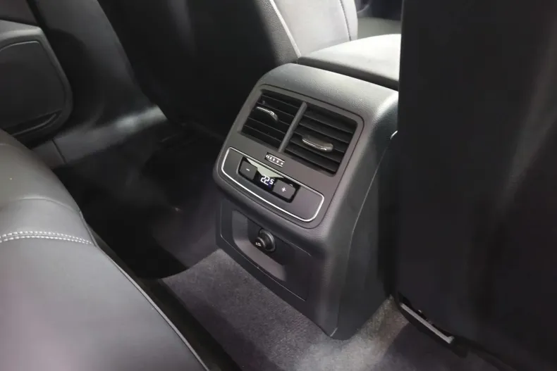 Audi A4 din 2021 cu 175.000 km - oferta AUD153673 - foto 13