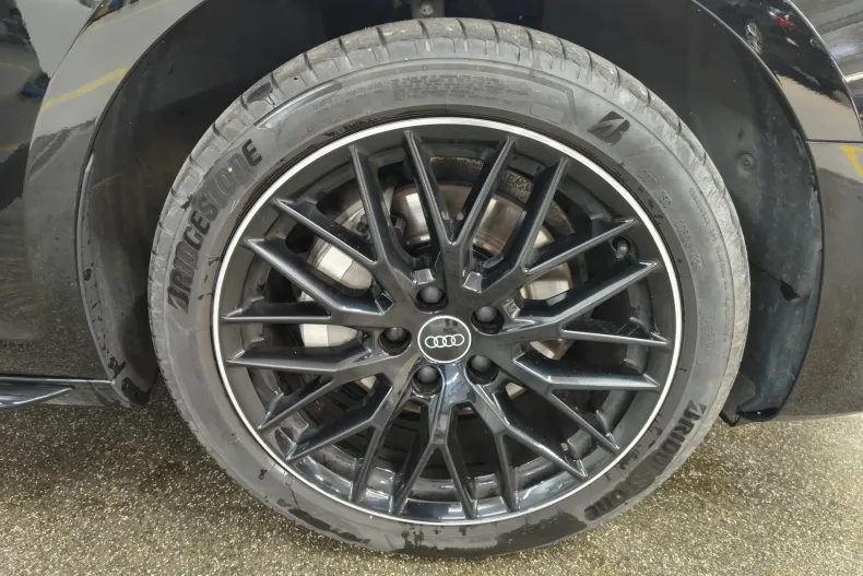 Audi A4 din 2021 cu 175.000 km - oferta AUD153673 - foto 17