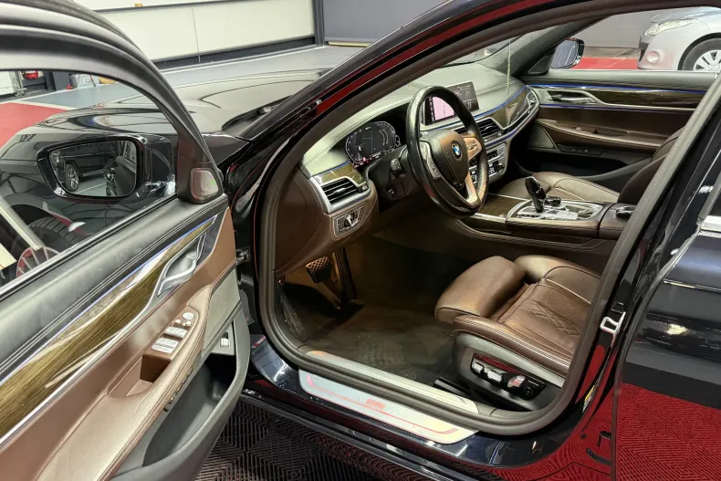 BMW Seria 7 din 2019 cu 175.000 km - oferta BMW153681 - foto 9