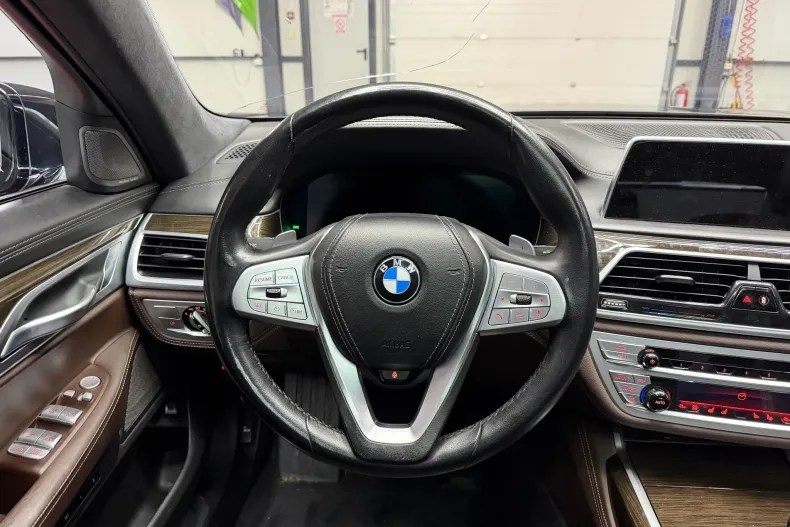 BMW Seria 7 din 2019 cu 175.000 km - oferta BMW153681 - foto 18