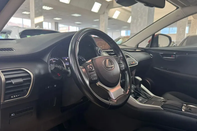 Lexus Seria NX din 2020 cu 133.000 km - oferta LEX153696 - foto 4