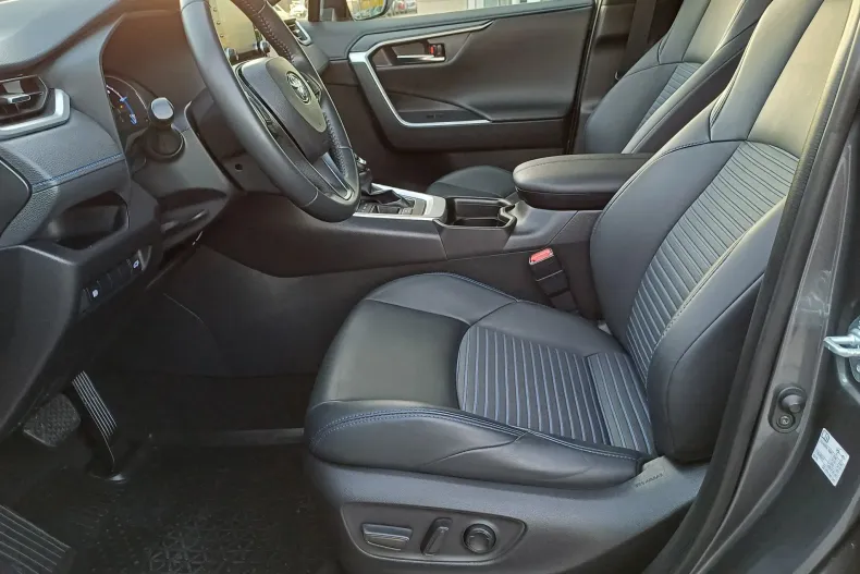 Toyota RAV4 din 2021 cu 72.666 km - oferta TOY153714 - foto 11