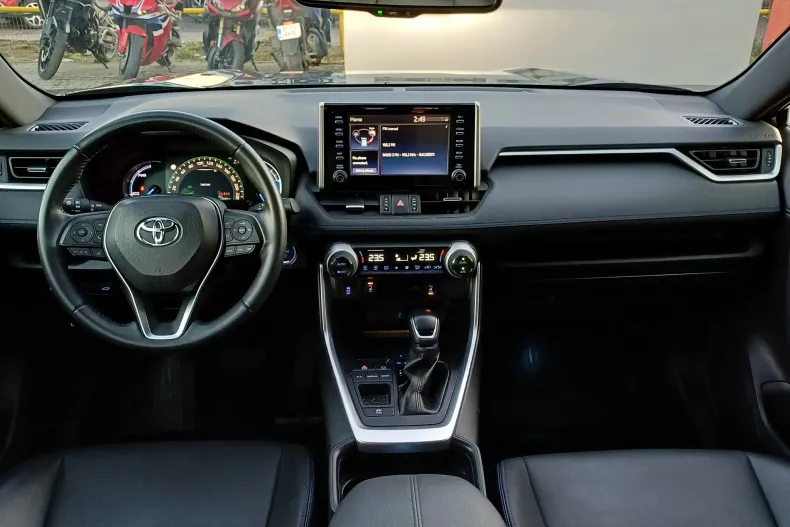 Toyota RAV4 din 2021 cu 72.666 km - oferta TOY153714 - foto 13