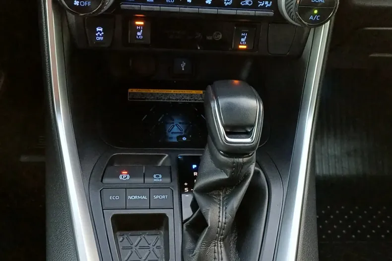 Toyota RAV4 din 2021 cu 72.666 km - oferta TOY153714 - foto 16