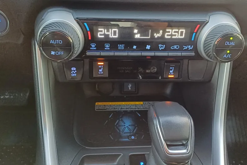 Toyota RAV4 din 2021 cu 72.666 km - oferta TOY153714 - foto 17