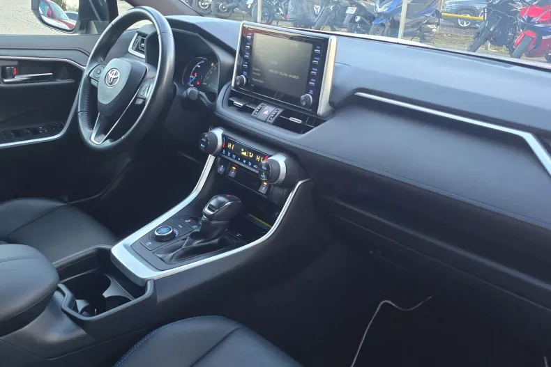Toyota RAV4 din 2020 cu 52.254 km - oferta TOY153715 - foto 19