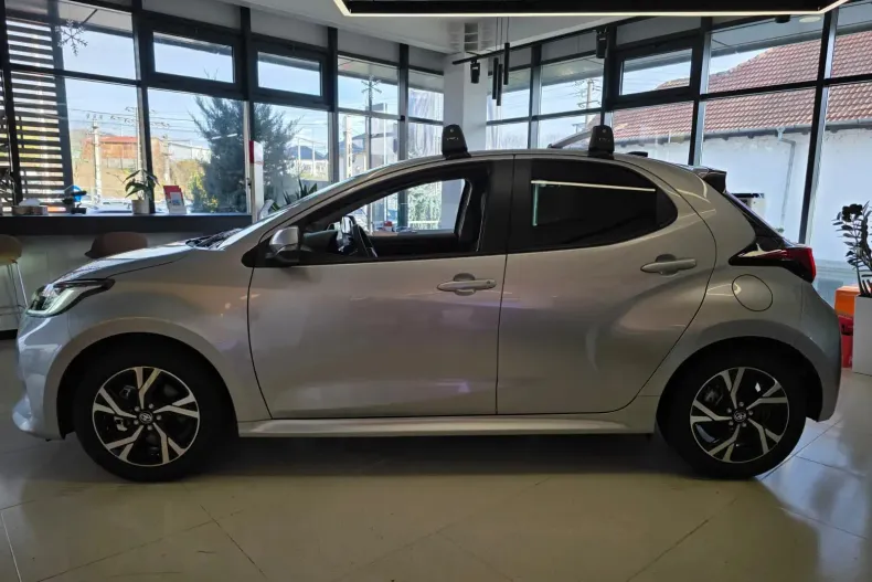Toyota Yaris din 2025 cu 10 km - oferta TOY153721 - foto 3