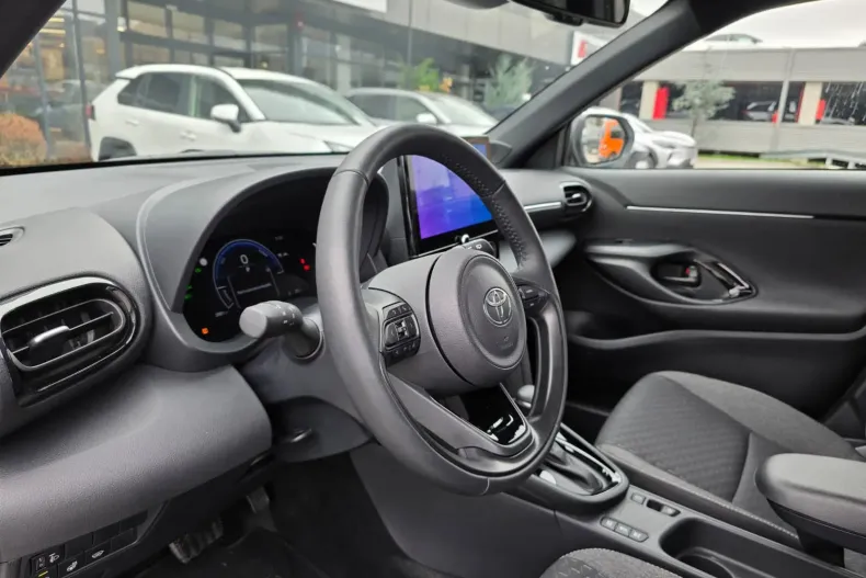 Toyota Yaris Cross din 2025 cu 2.000 km - oferta TOY153724 - foto 9