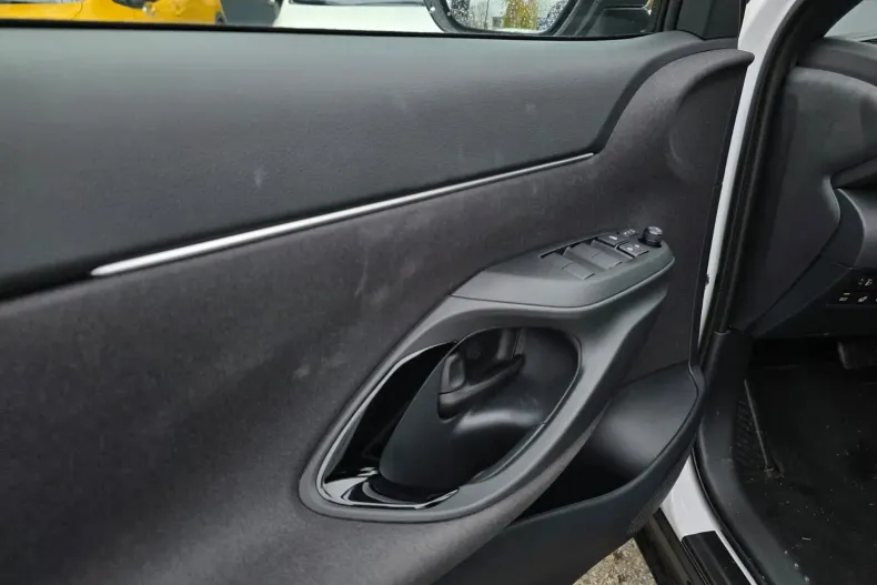 Toyota Yaris Cross din 2025 cu 2.000 km - oferta TOY153724 - foto 10