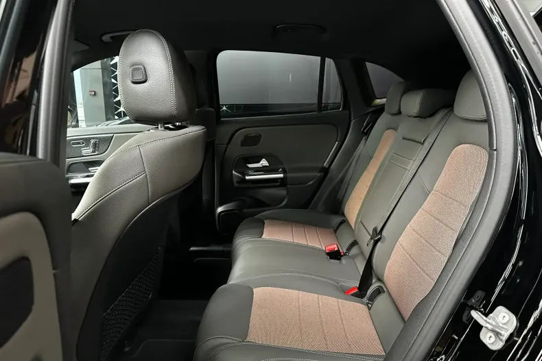 Mercedes-Benz EQA din 2025 cu 7 km - oferta MER153757 - foto 8