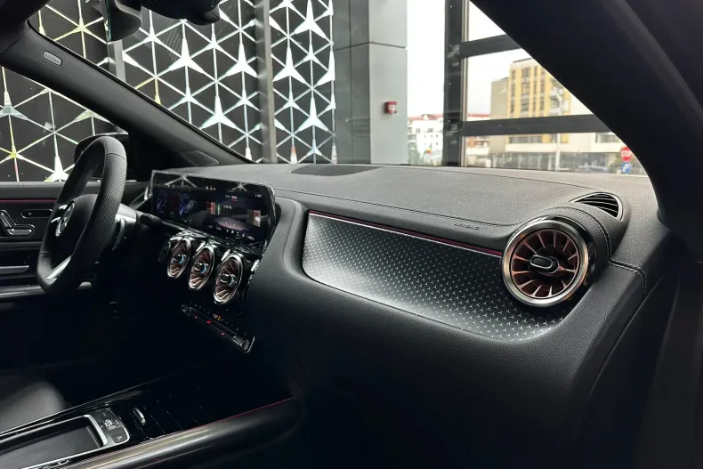 Mercedes-Benz EQA din 2025 cu 7 km - oferta MER153757 - foto 10