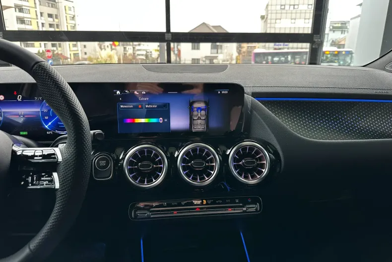 Mercedes-Benz EQA din 2025 cu 7 km - oferta MER153757 - foto 16