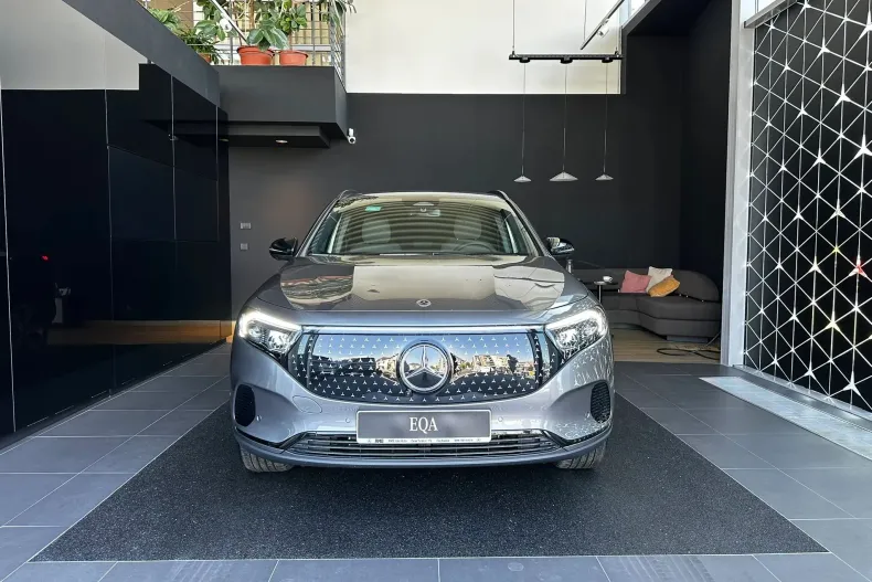 Mercedes-Benz EQA din 2025 cu 9 km - oferta MER153759 - foto 1