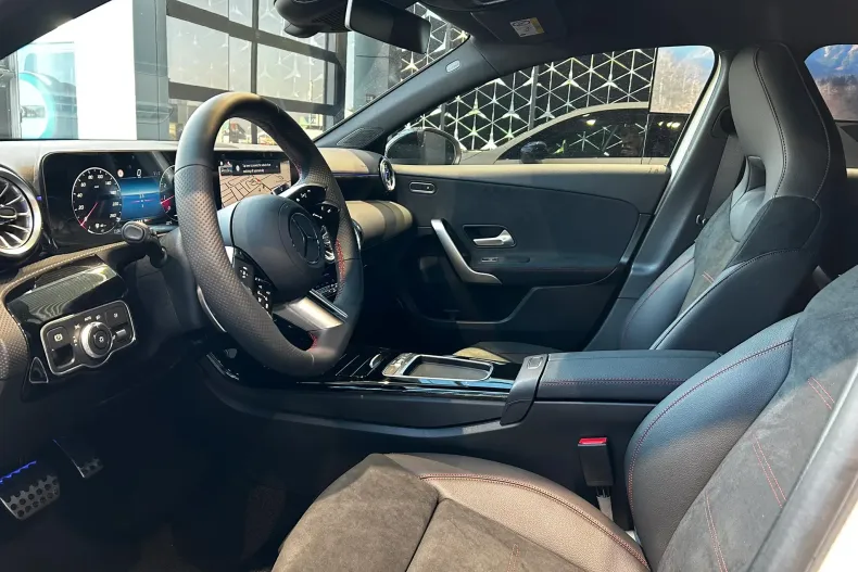 Mercedes-Benz A din 2024 cu 11.100 km - oferta MER153761 - foto 6