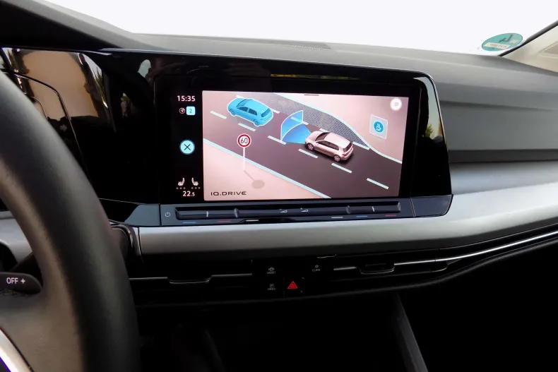 Volkswagen Golf din 2023 cu 53.784 km - oferta VOL153769 - foto 17