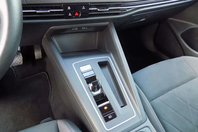 Volkswagen Golf din 2023 cu 53.784 km - oferta VOL153769 - foto 22