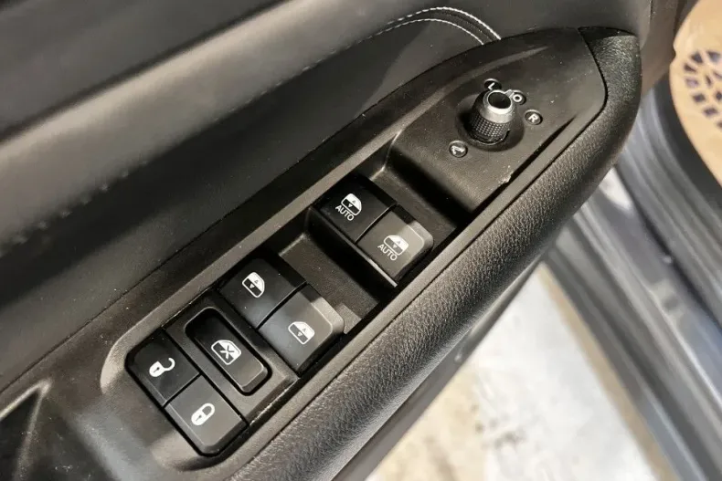 Jeep Compass din 2023 cu 25.958 km - oferta JEE153771 - foto 23