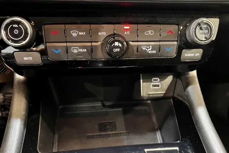 Jeep Compass din 2023 cu 25.958 km - oferta JEE153771 - foto 26