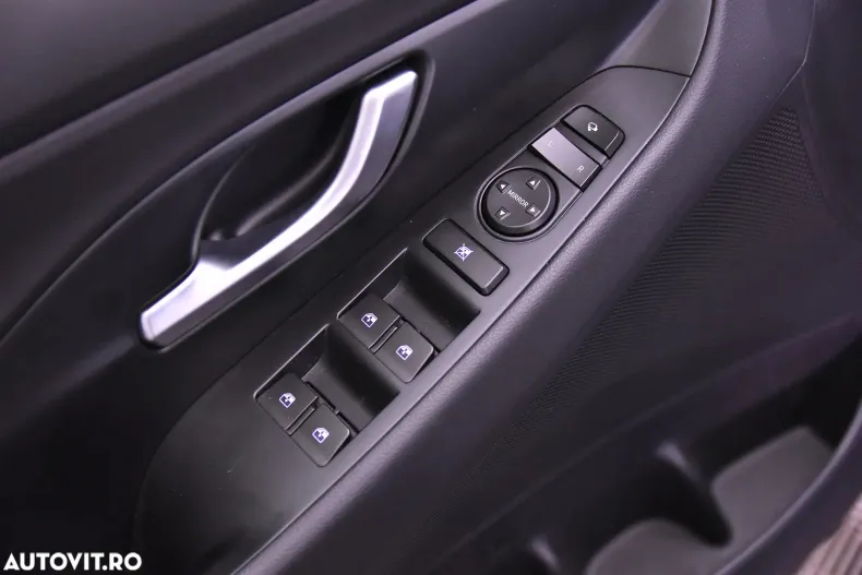 Hyundai i30 din 2024 cu 12.660 km - oferta HYU153802 - foto 14