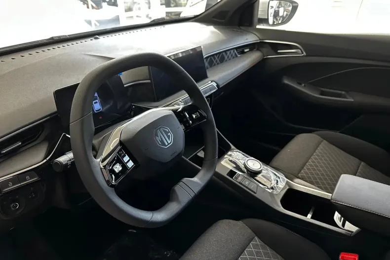 MG MG3 din 2024 cu 1 km - oferta MG0153812 - foto 4