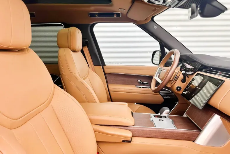 Land Rover Range Rover din 2025 cu 15.890 km - oferta LAN153817 - foto 8