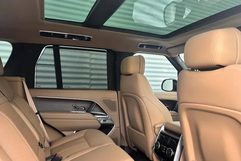 Land Rover Range Rover din 2025 cu 15.890 km - oferta LAN153817 - foto 10