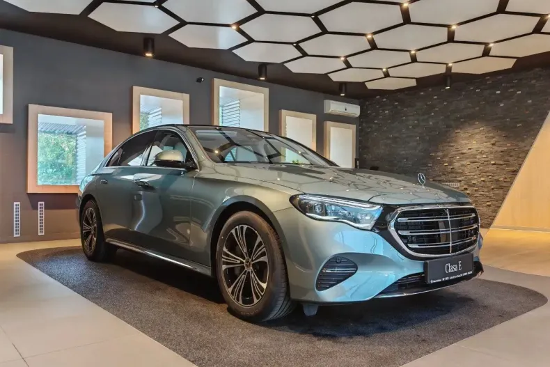 Mercedes-Benz E din 2025 cu 3.500 km - oferta MER153821 - foto 3