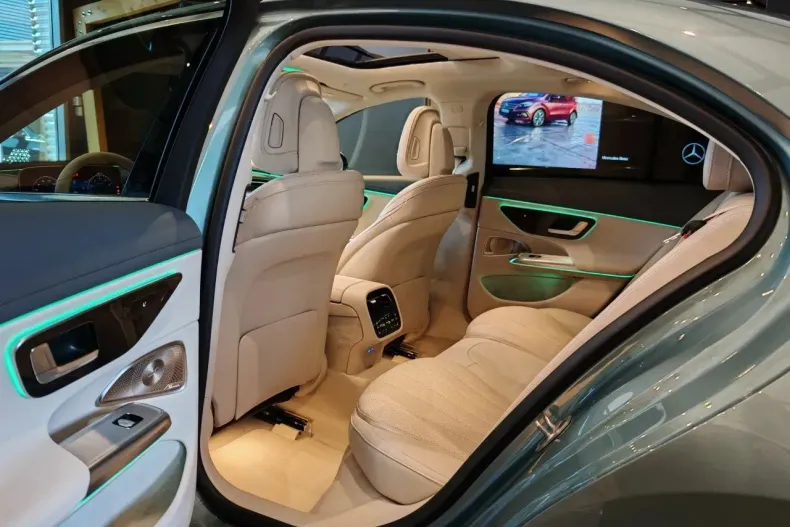 Mercedes-Benz E din 2025 cu 3.500 km - oferta MER153821 - foto 16