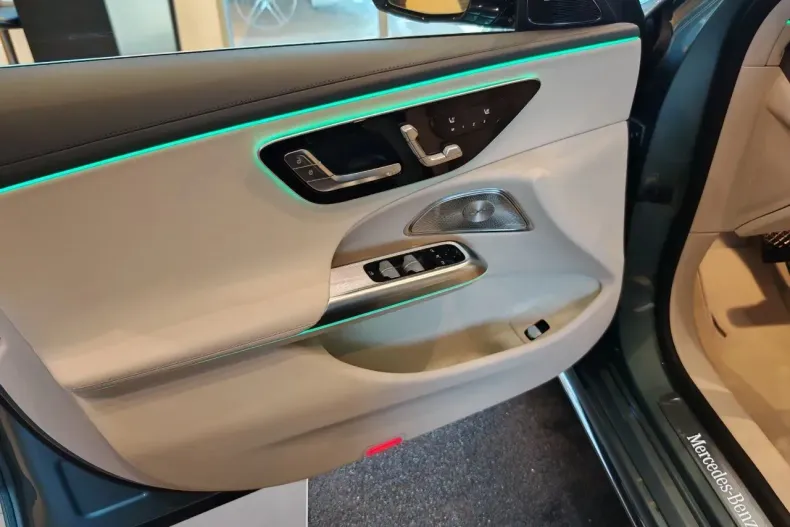 Mercedes-Benz E din 2025 cu 3.500 km - oferta MER153821 - foto 19