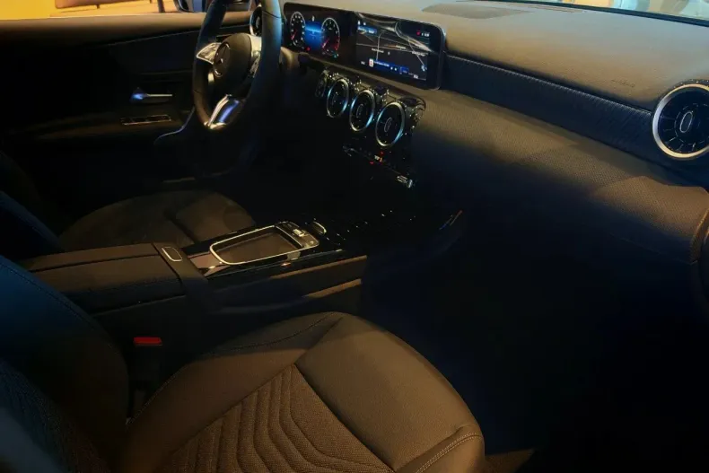 Mercedes-Benz A din 2025 cu 3.500 km - oferta MER153823 - foto 18