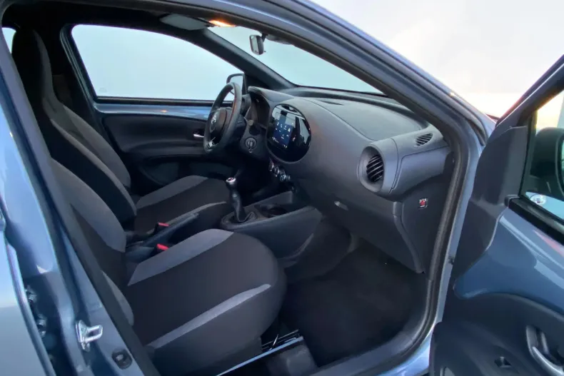 Toyota Aygo (X) din 2025 cu 5.400 km - oferta TOY153834 - foto 5