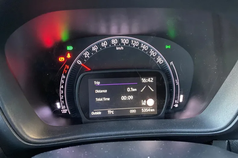 Toyota Aygo (X) din 2025 cu 5.400 km - oferta TOY153834 - foto 7