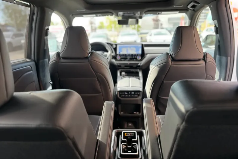 Lexus TX500 H din 2024 cu 9.073 km - oferta LEX153840 - foto 17