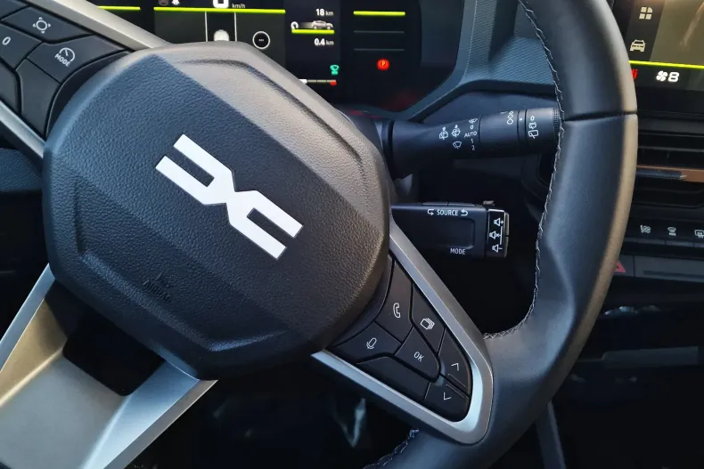 Dacia Duster din 2024 cu 18 km - oferta DAC153842 - foto 19