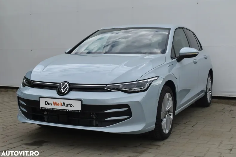Volkswagen Golf din 2025 cu 1.282 km - oferta VOL153850 - foto 1