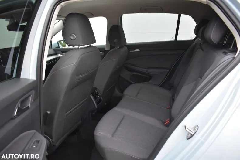 Volkswagen Golf din 2025 cu 1.282 km - oferta VOL153850 - foto 7