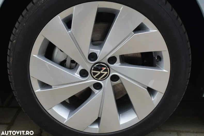 Volkswagen Golf din 2025 cu 1.282 km - oferta VOL153850 - foto 11