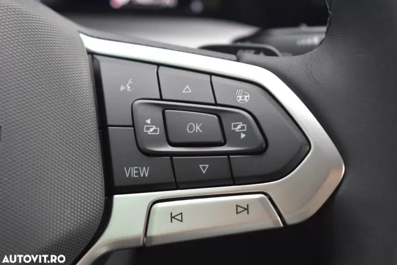 Volkswagen Golf din 2025 cu 1.282 km - oferta VOL153850 - foto 17