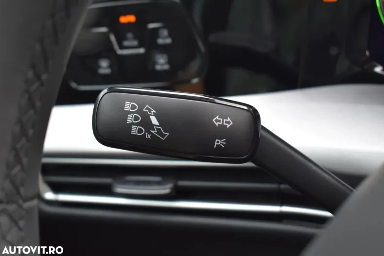 Volkswagen Golf din 2025 cu 1.282 km - oferta VOL153850 - foto 18