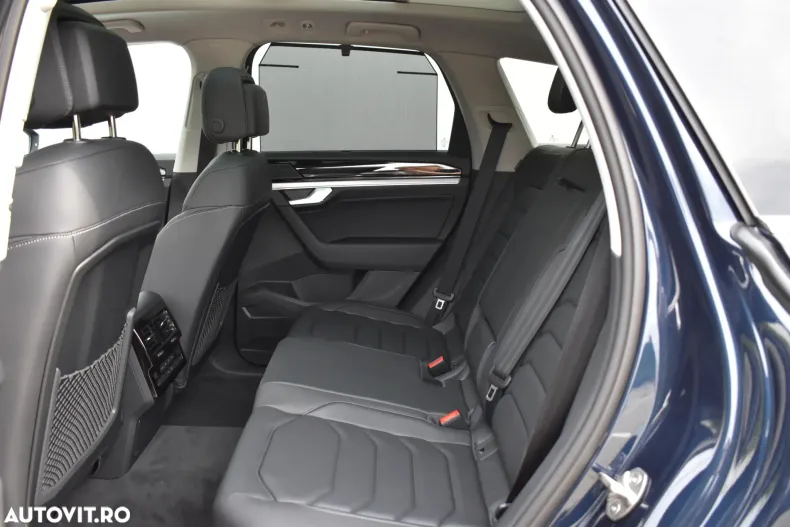Volkswagen Touareg din 2023 cu 58.854 km - oferta VOL153851 - foto 17