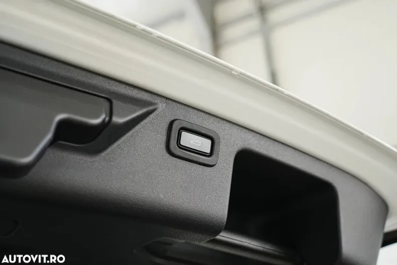 Land Rover Discovery Sport din 2020 cu 63.400 km - oferta LAN153859 - foto 34