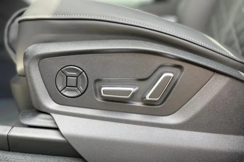 Audi Q8 din 2025 cu 30 km - oferta AUD153878 - foto 22