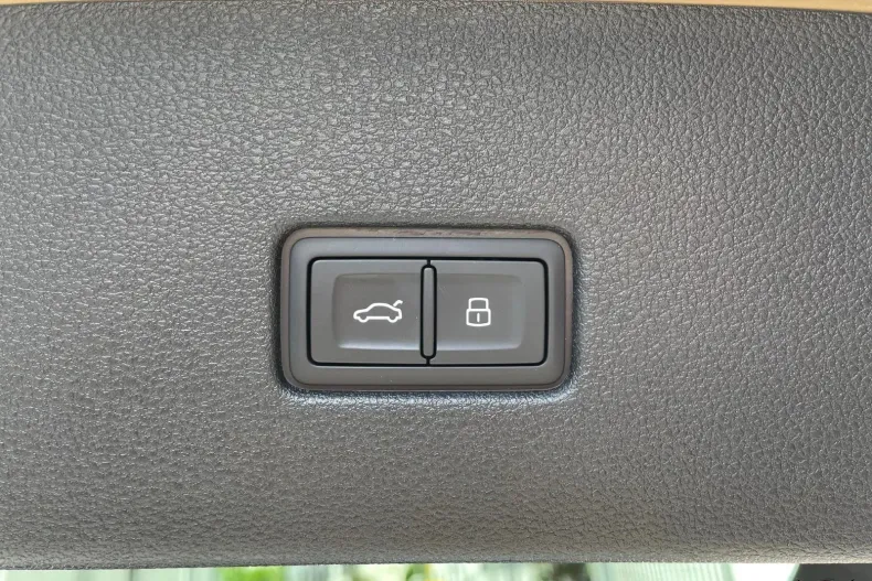 Audi Q8 din 2025 cu 30 km - oferta AUD153878 - foto 30