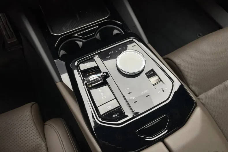 BMW Seria 5 din 2024 cu 27.054 km - oferta BMW153879 - foto 9