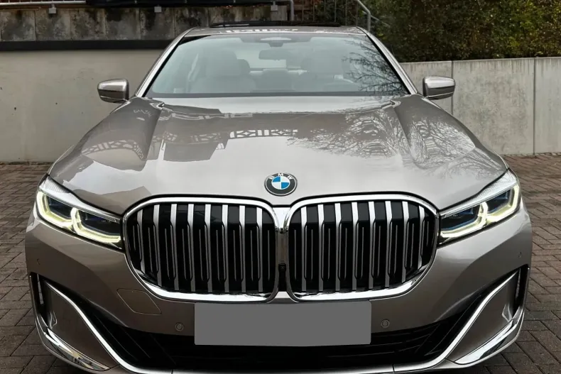 BMW Seria 7 din 2022 cu 85.000 km - oferta BMW153880 - foto 2