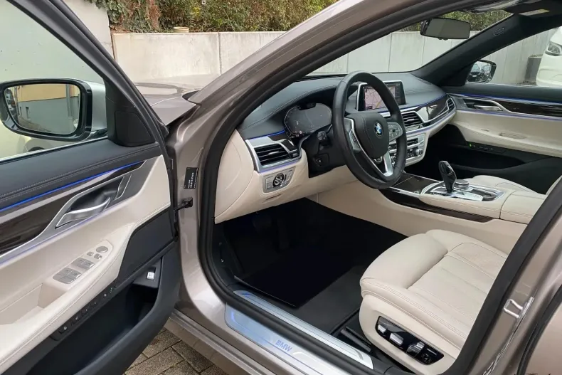 BMW Seria 7 din 2022 cu 85.000 km - oferta BMW153880 - foto 6