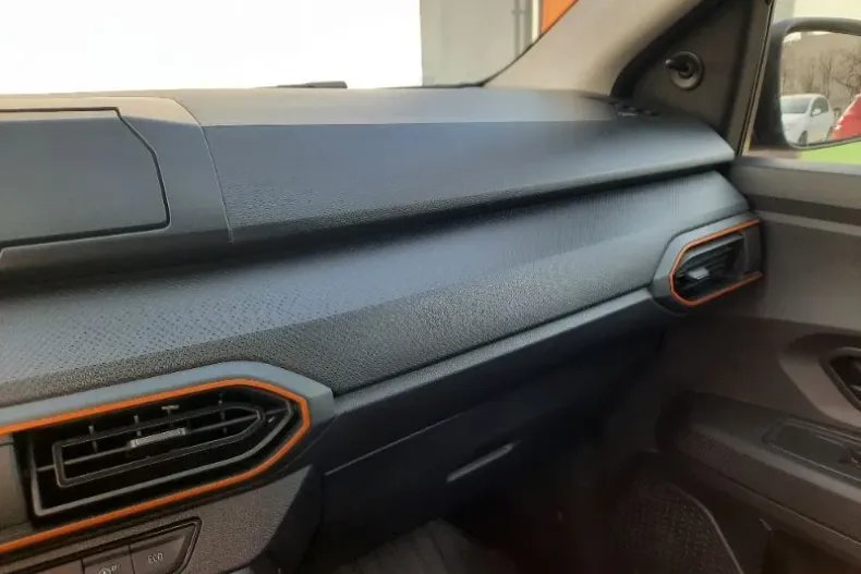 Dacia Sandero din 2021 cu 45.731 km - oferta DAC153886 - foto 24