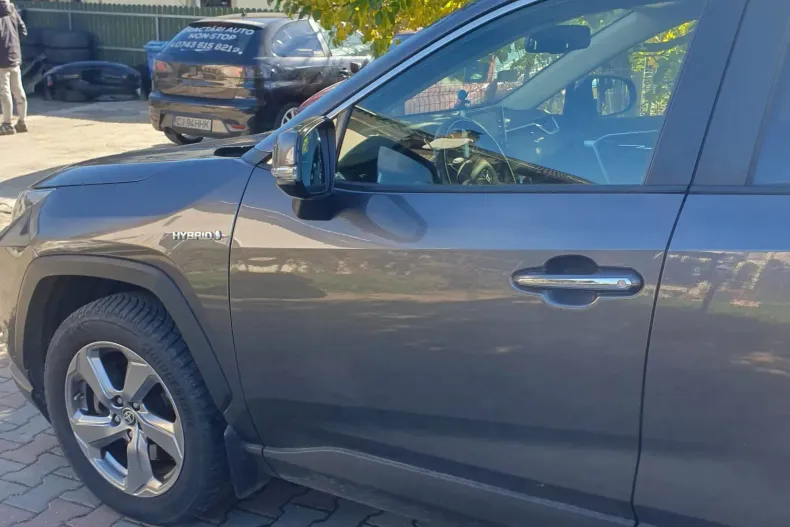 Toyota RAV4 din 2020 cu 49.466 km - oferta TOY153887 - foto 2