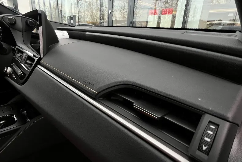 Lexus Seria ES din 2025 cu 1.000 km - oferta LEX153889 - foto 30