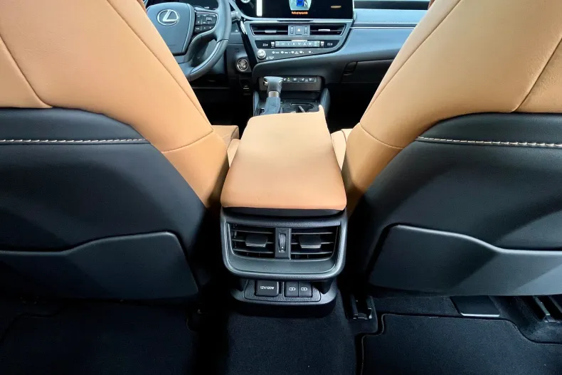 Lexus Seria ES din 2025 cu 1.000 km - oferta LEX153889 - foto 32